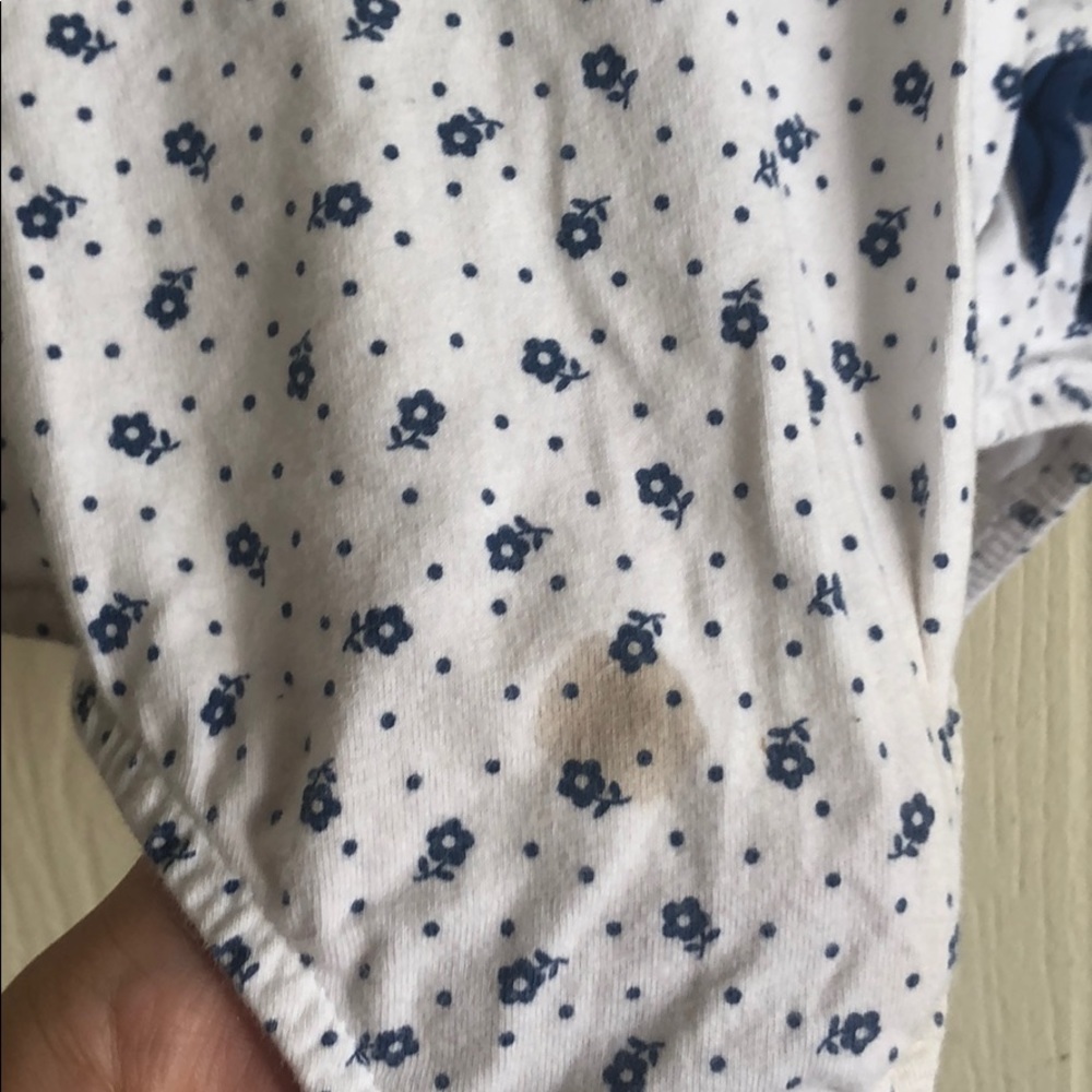 Clothes - Picture 3 of 3